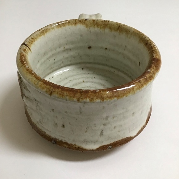 Handmade Studio Pottery Chili Bowl Handle Natural Speckled Glaze Rustic Cabin - Picture 7 of 14